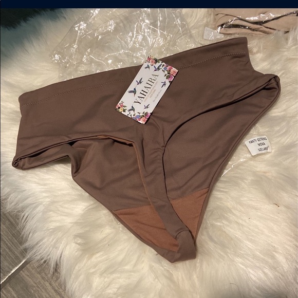 Thong Faja (brand new) - Picture 3 of 3